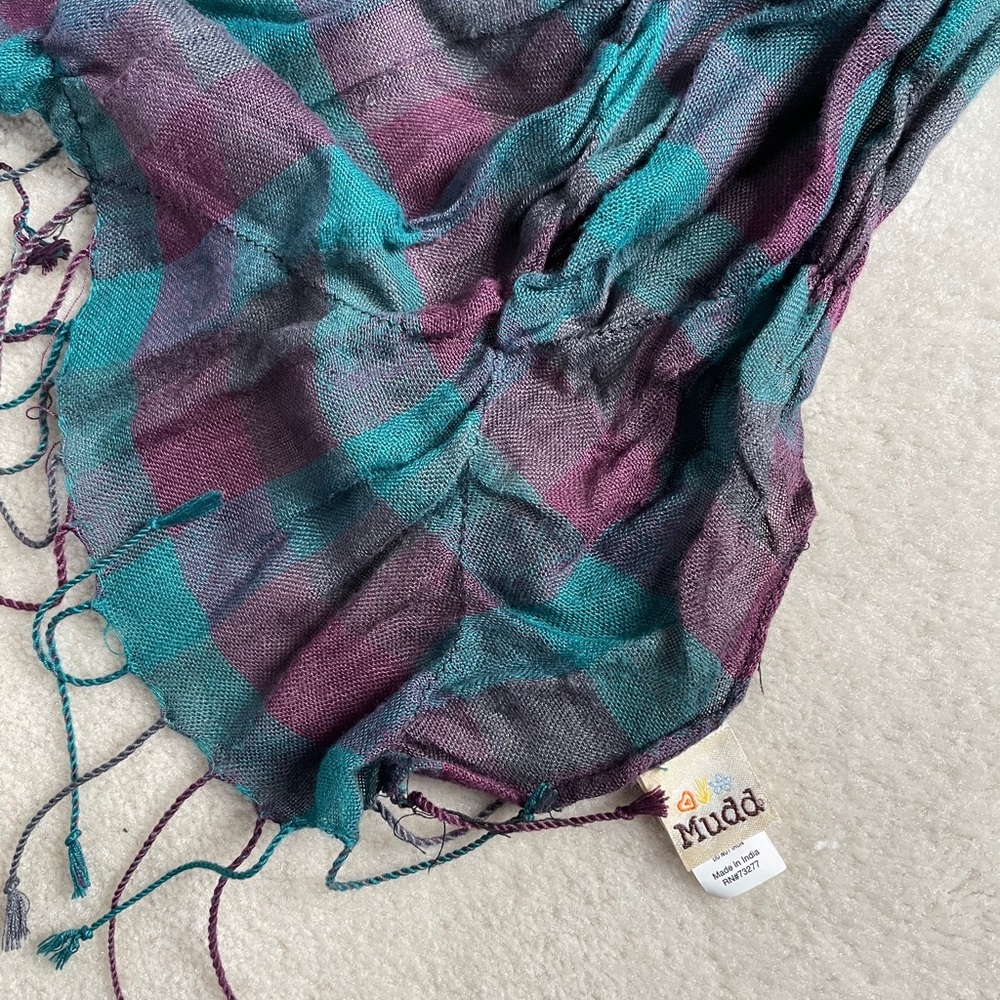 Checkered Ruffled Scarf - Picture 4 of 4